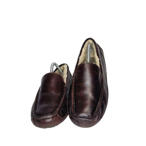 UGG Brown Leather Loafers & Slip-Ons Men’s Size 10 with Sheep skin Lining
